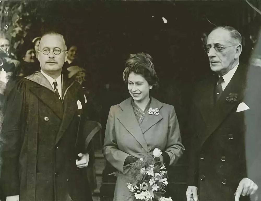 浼︽暒鐨囧澶у瀛﹂櫌浠嬬粛,浼︽暒鐨囧澶у