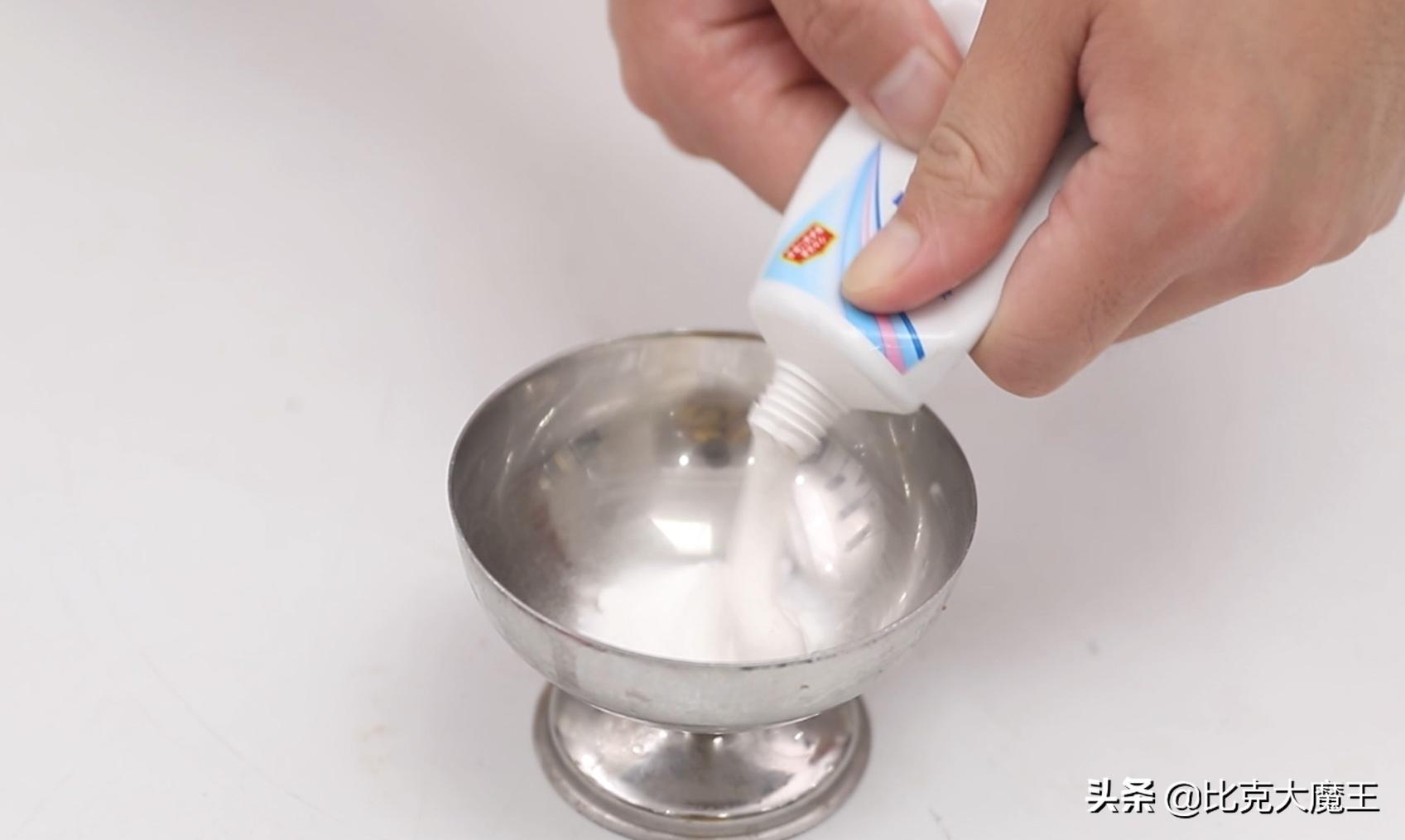 白墙脏了不用用水擦教你一招,白墙脏了重新刷有简单的办法吗