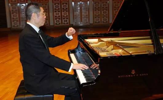 81岁钢琴大师刘诗昆当爸,钢琴家刘诗昆演奏视频