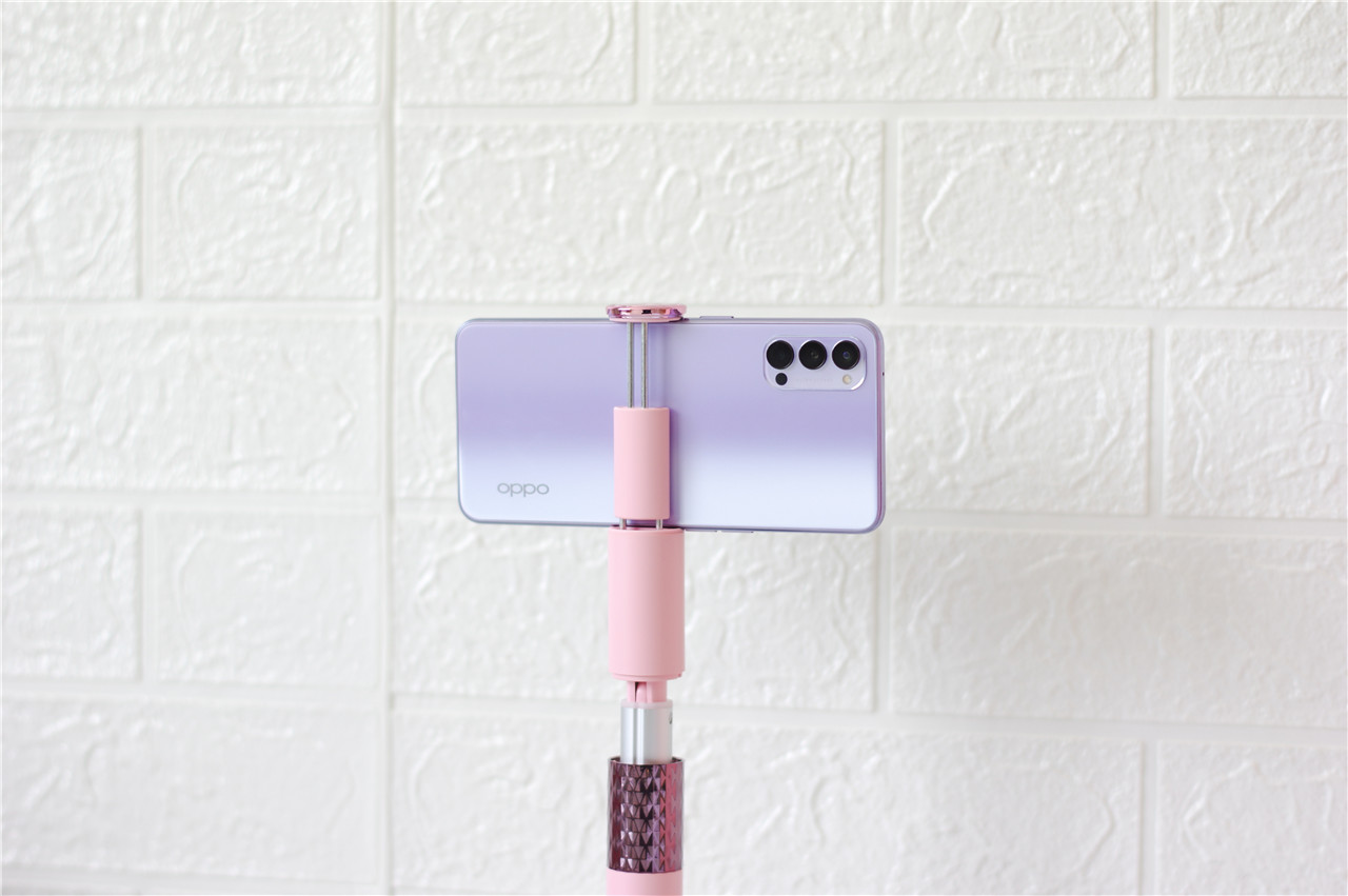 柔宇科技发布过的自拍杆,柔宇美颜自拍杆