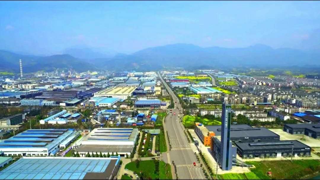 青城山旅游装备产业功能区规划,全力以赴推进招商引资和项目建设