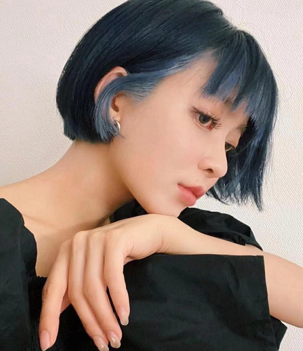 不掉色刘海染什么发色显白,染刘海推荐发色减龄