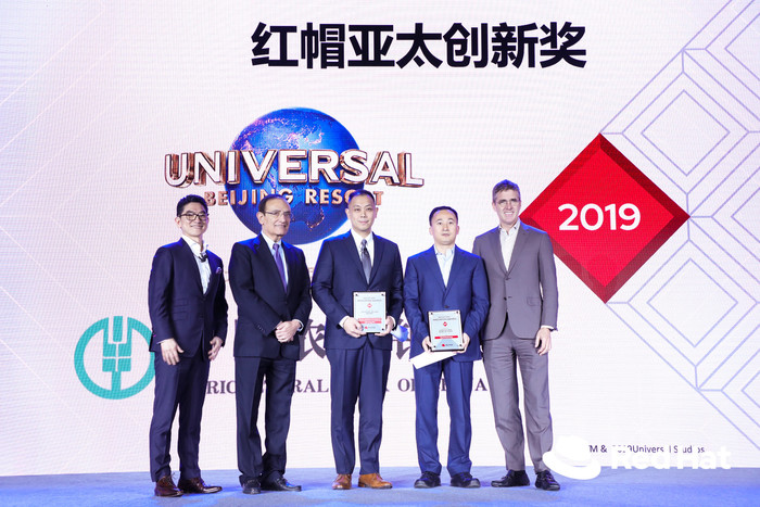 这顶鲜艳多彩的红帽，不只是躲在贝壳里的珍珠