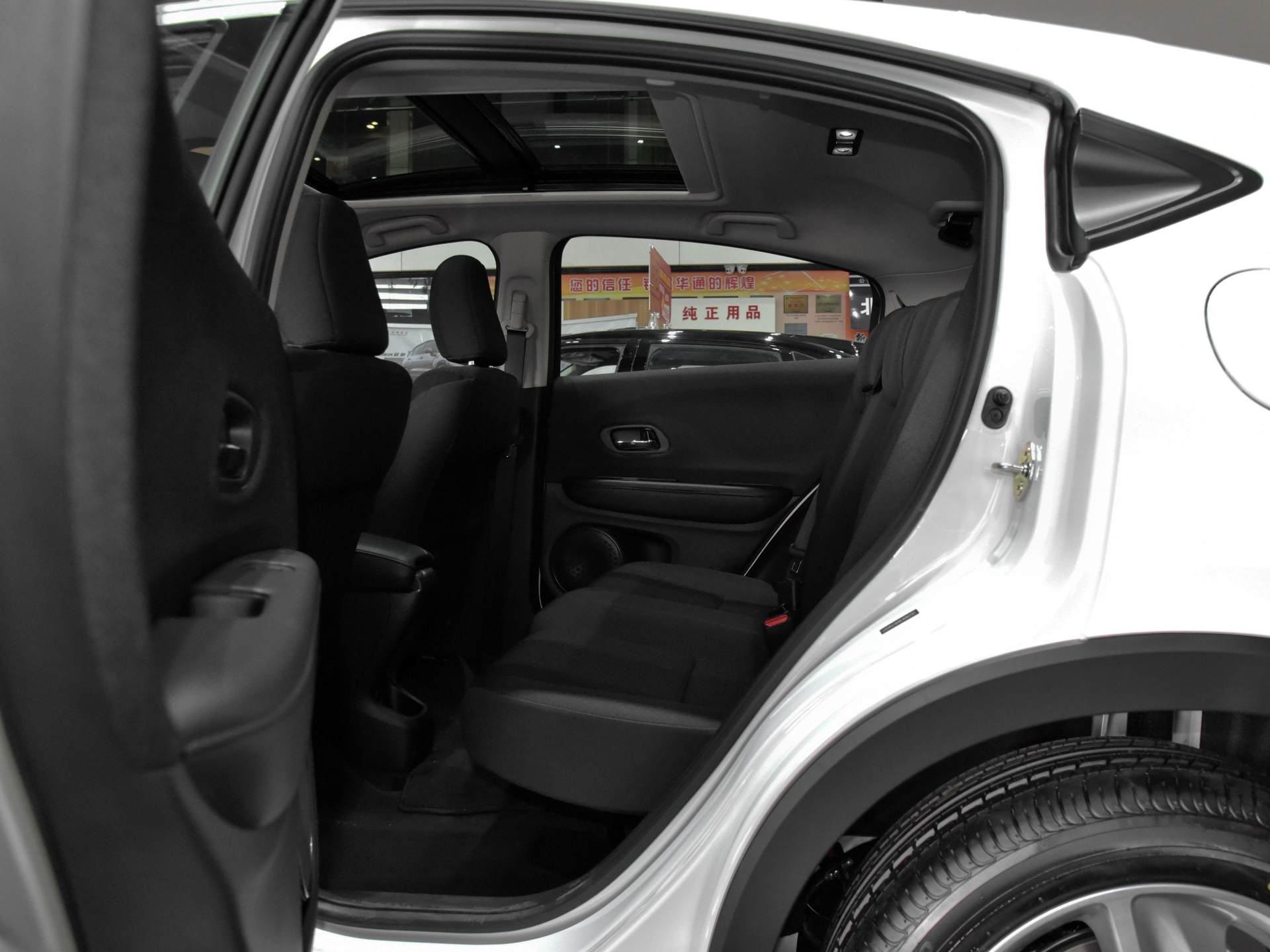 同级suv轿车油耗,同级空间最大小型suv