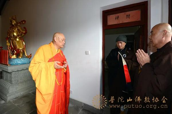 道慈大和尚拜山法会图片,和尚闭关结束圆满出关