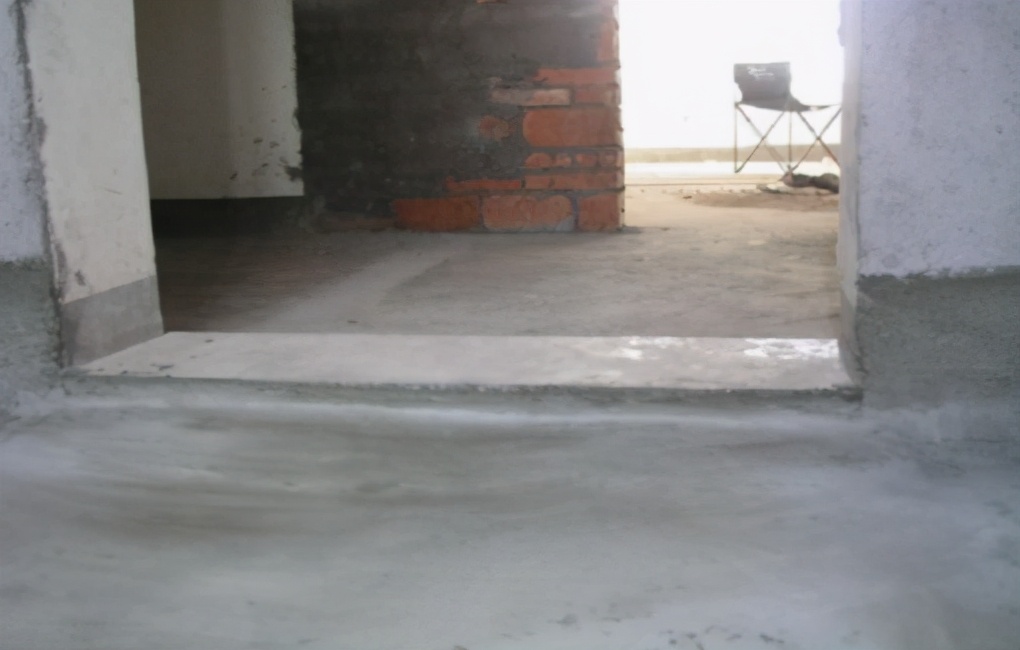 房子渗水返潮是怎么回事,梅雨季节墙壁渗水原因