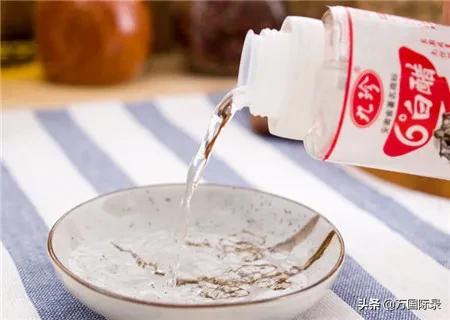 牛仔裤一洗就烂了怎么回事,牛仔裤一洗就有印怎么办