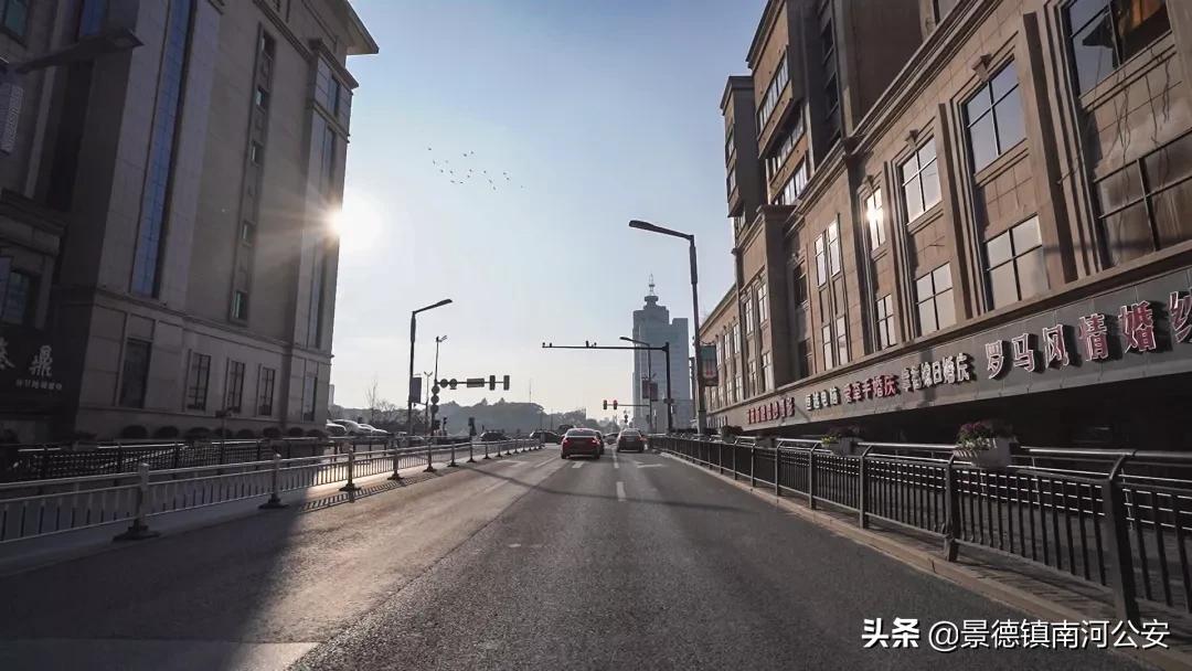 疫情之下纪实摄影,疫情镜头下的生活瞬间