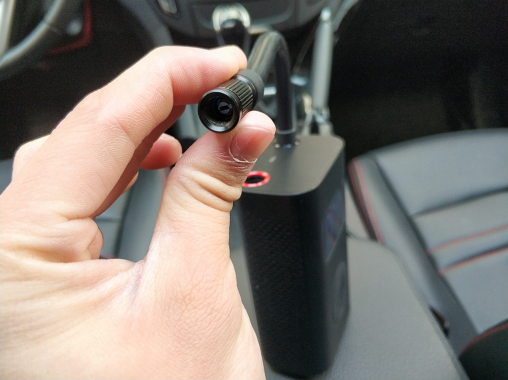 米家充电宝给公路车打气,米家车胎充气