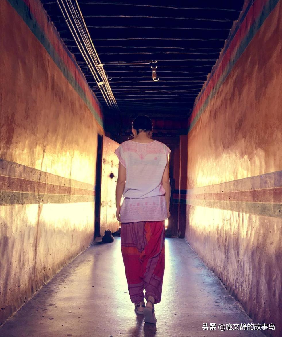 就是这么敢！中国女生徐迦南在巴黎出道用法语演戏和做导演