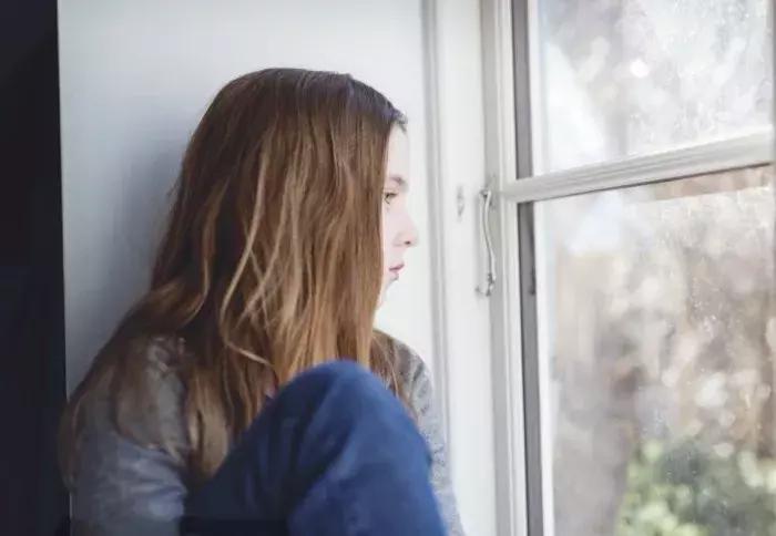 “园艺疗法”治愈抑郁症女孩，与植物对话可舒缓情绪，感知自我