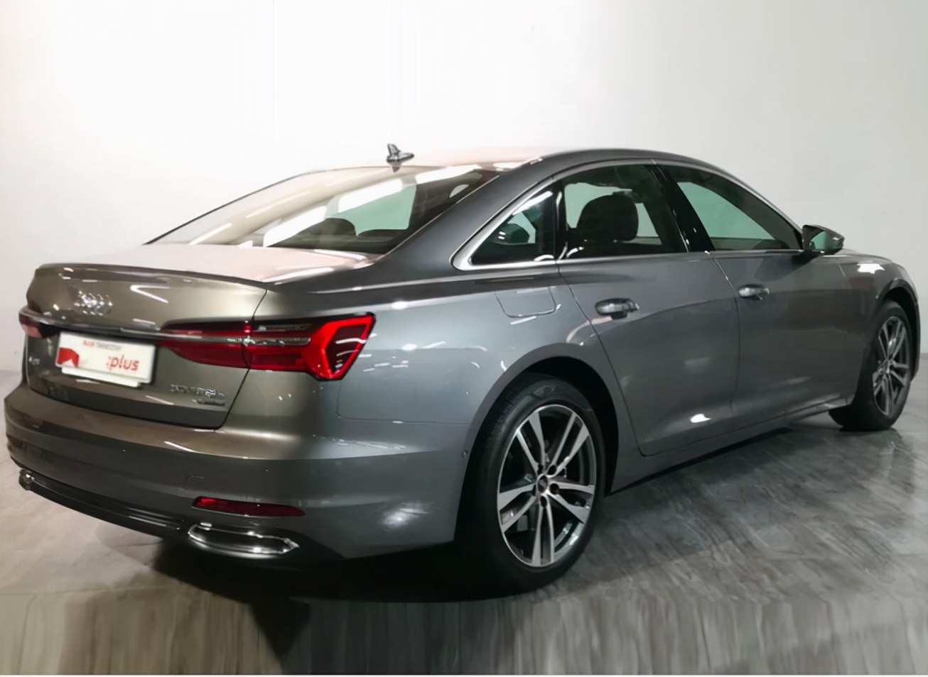 2022款奥迪a6etron混动,奥迪a6混动国产跟进口哪个好