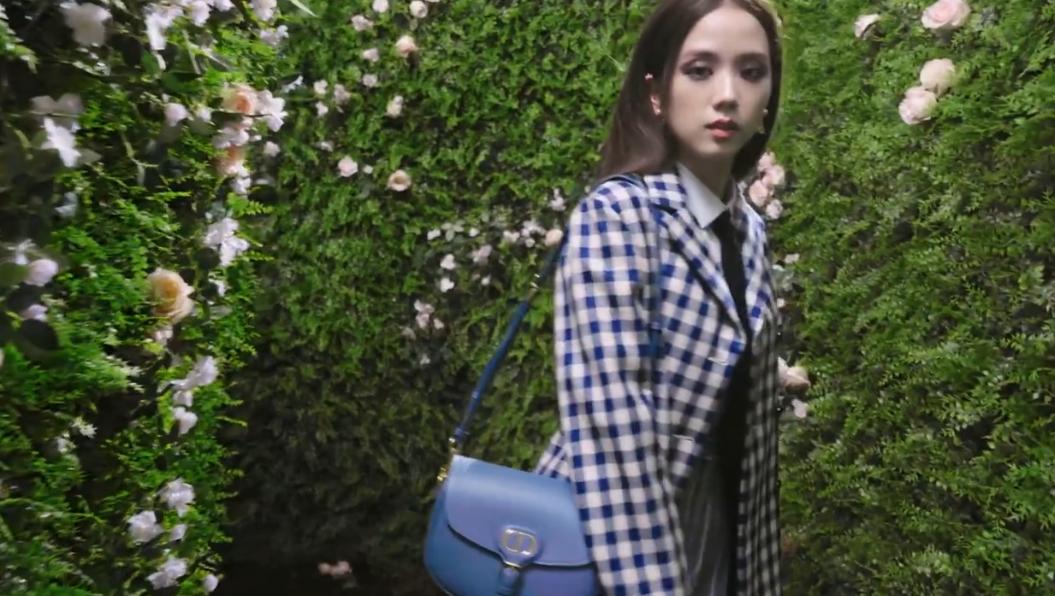 lisa粉墨回归预告,粉墨金智秀lisa