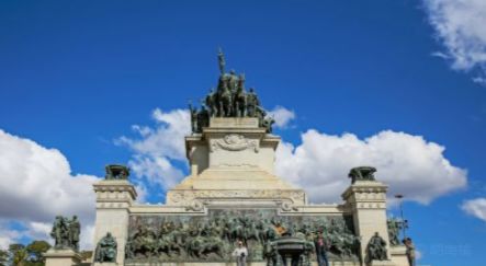 宸磋タ瓒崇悆鏃呮父,宸磋タ妗戝反娴锋哗鏀荤暐