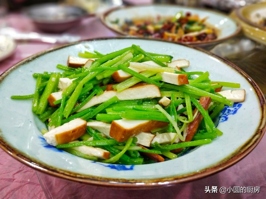 十个朋友聚餐点多少菜合适,朋友聚会10个人点多少菜合适