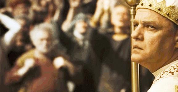 珍珠当牙签，红宝石镶圣经，还是Gucci和香奈儿的灵感缪斯