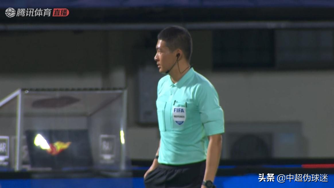 张雷判罚惹争议,张雷点球