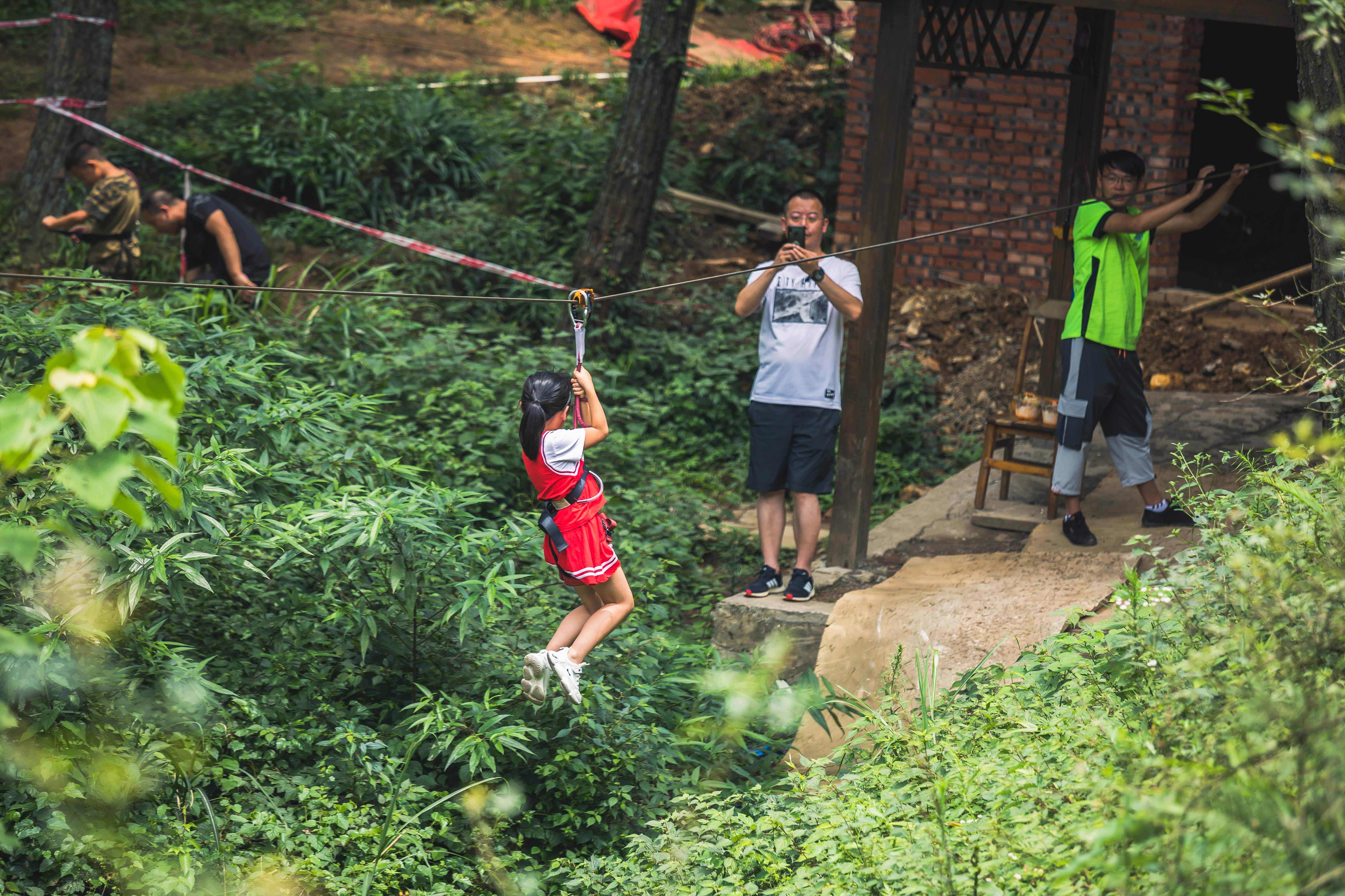 第一次去重庆奥陶纪应该怎样玩？真如抖音上那么刺激？亲自试试吧