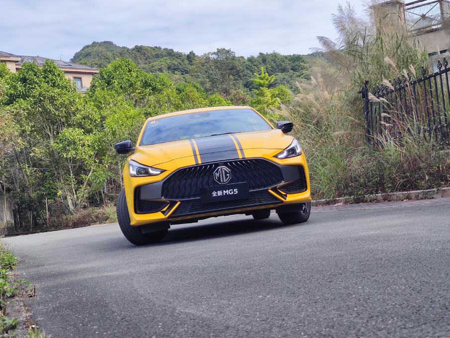 4.99万的名爵mg5试驾,名爵mg5中配自动青春风尚版起步