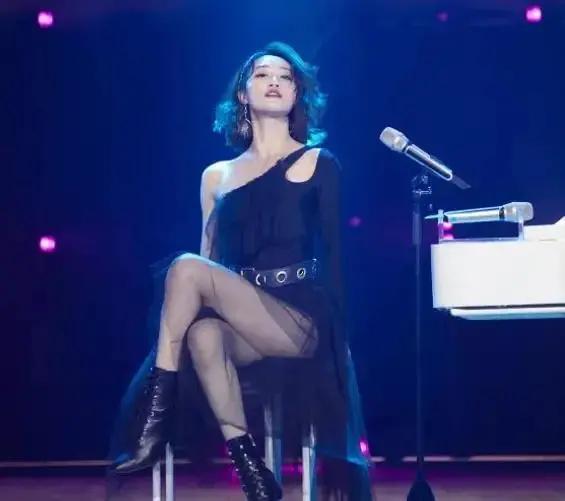 乘风破浪的姐姐蓝盈莹被评价,乘风破浪的姐姐蓝盈莹被淘汰了吗