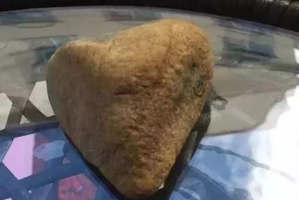 翡翠原石雕刻的精品,翡翠原石如何雕刻价值最大