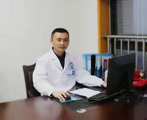 晚上频繁起夜但尿又不多又痛,晚上老是起夜但是尿不多