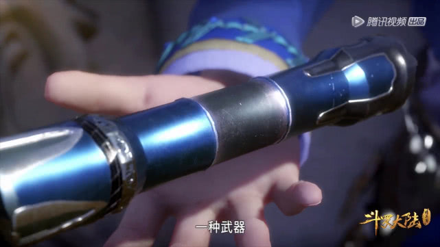 唐三的暗器含沙射影给了谁,唐三用什么材料做的含沙射影暗器