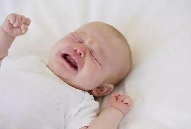 新生儿两个月的肚脐长啥样,新生儿2个月的肚脐眼