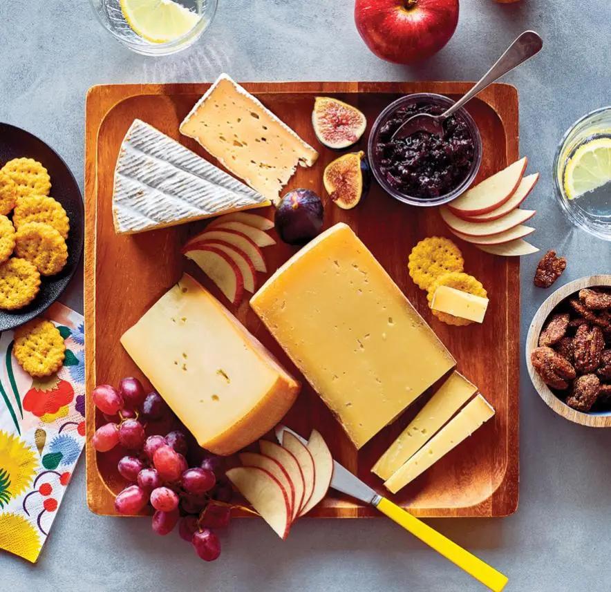 又酸又臭的坏了的奶酪,又臭又香的奶酪