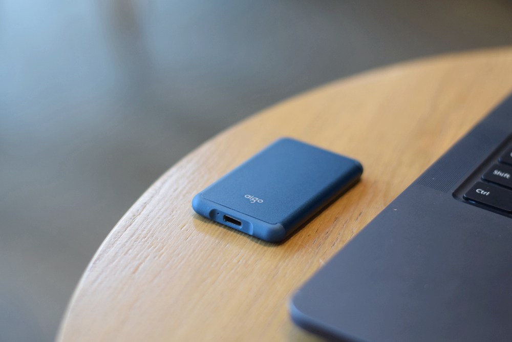 固态硬盘只有几kb,固态硬盘读取速度只有十几m