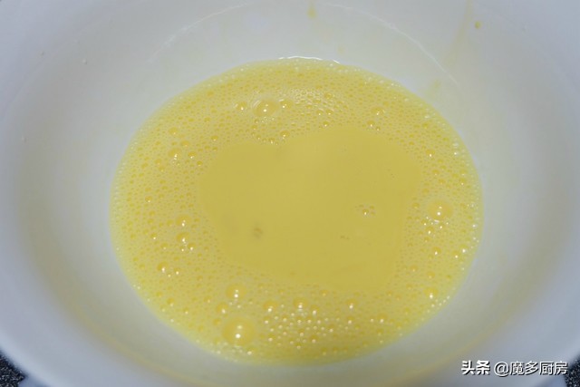 100克低筋面粉做蛋糕要放几个鸡蛋,130克低筋面粉放多少鸡蛋做蛋糕