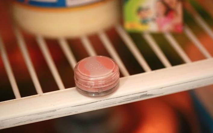 口红断了千万别丢这招修复,口红尖碰坏了怎么复原