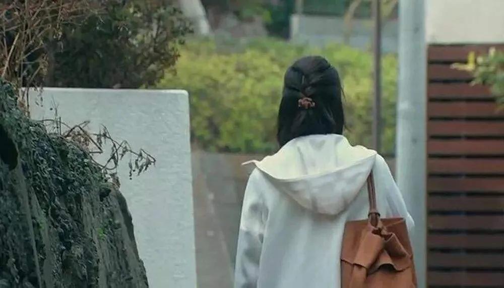 怀疑女友脚踏两只船怎么试探,怀疑对象脚踏两只船怎么骂