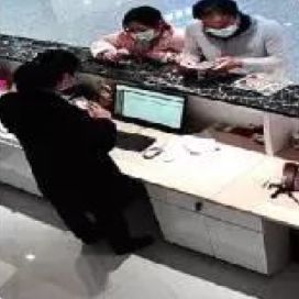 “代购”“厨子”“保洁”“学生”集齐一身，免税人全员出击