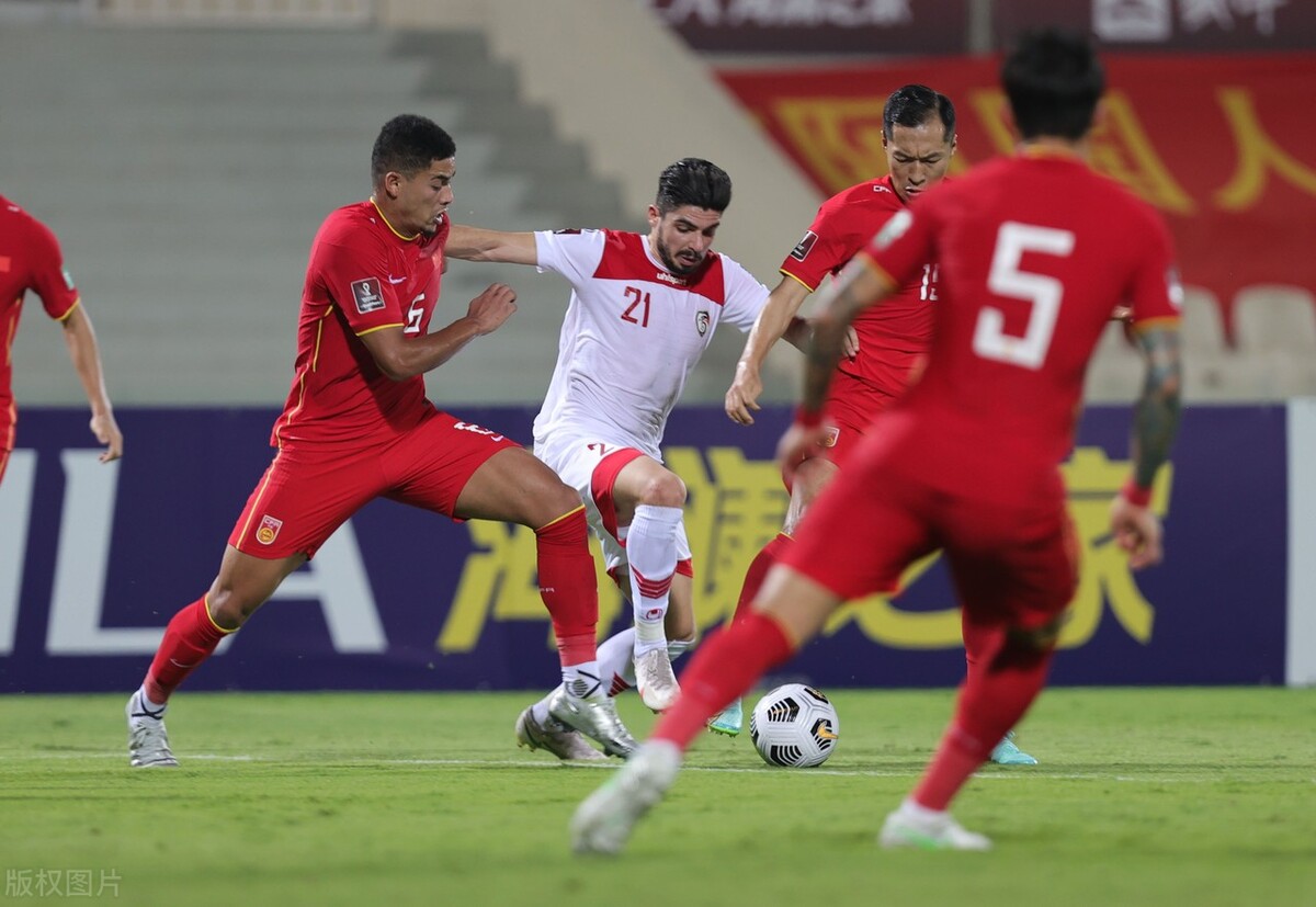 442阵型变352,世界杯预选赛国足442