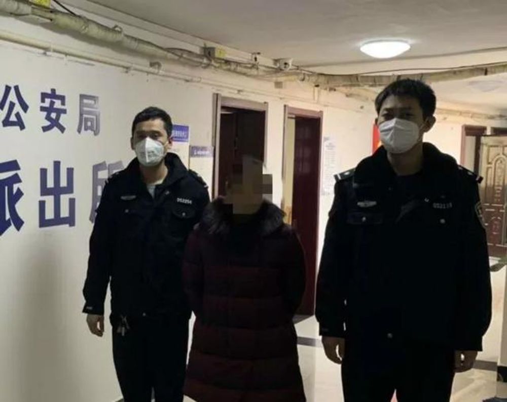 代购、买菜、测体温……4100余名“副书记”守护社区一线【各地政法要闻】