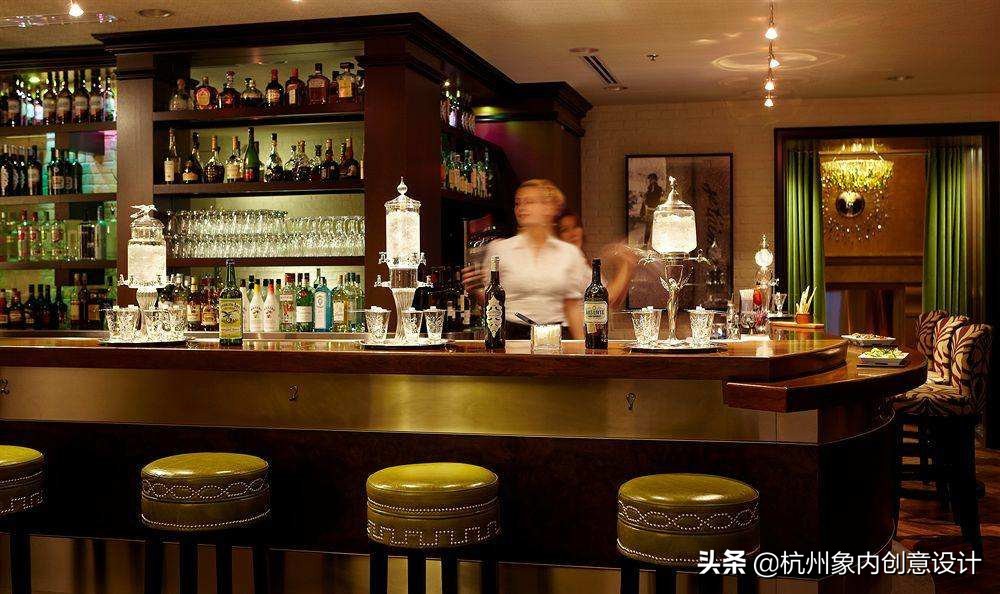 酒店酒馆区别,酒店里的酒吧