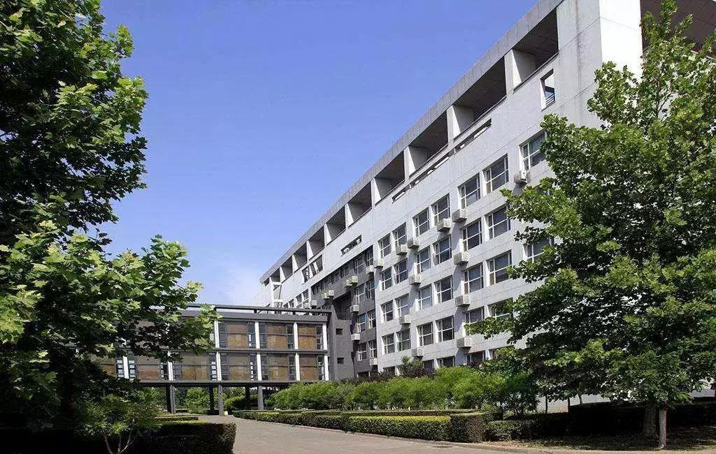 上海比较容易考全日制mpacc院校,mpacc学费最低却最好的大学