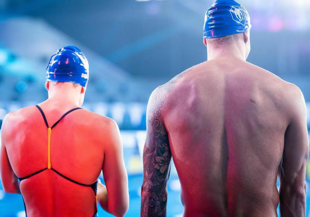 女士游泳会让肩膀变宽变壮吗,游泳会不会使肩膀变宽