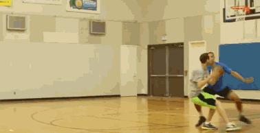 防守老手经常使用五个防守技巧,防守的基本姿势讲解与示范