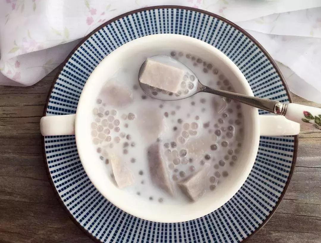 仙草、龟苓膏、西米...那些冰凉爽口的甜品都是用什么做的？