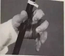 赵丹青二胡左手按弦力度,二胡赵寒阳讲左手无名指按弦