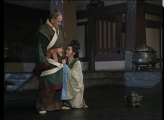 骊姬啊骊姬，正因你的妖魅惑主与谗言，成就了未来的五霸之一重耳