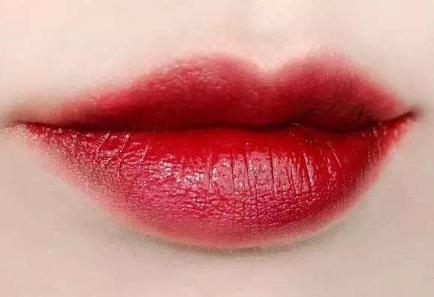 男明星天生“自带妆容”,白敬亭自带眼线,周震南全脸都让人羡慕