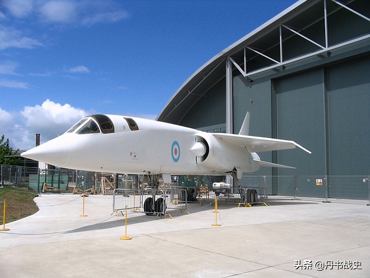 英国轰炸机型号一览表,英国中程轰炸机