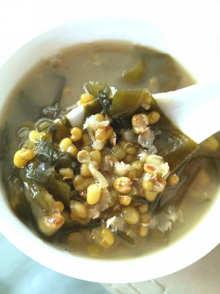 治疗痘痘吃的药,治疗痘痘吃什么水果蔬菜