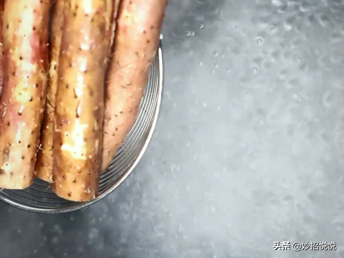 山药削皮又粘又痒怎么办?教你正确削皮妙招,不粘不发黑不痒的秘密