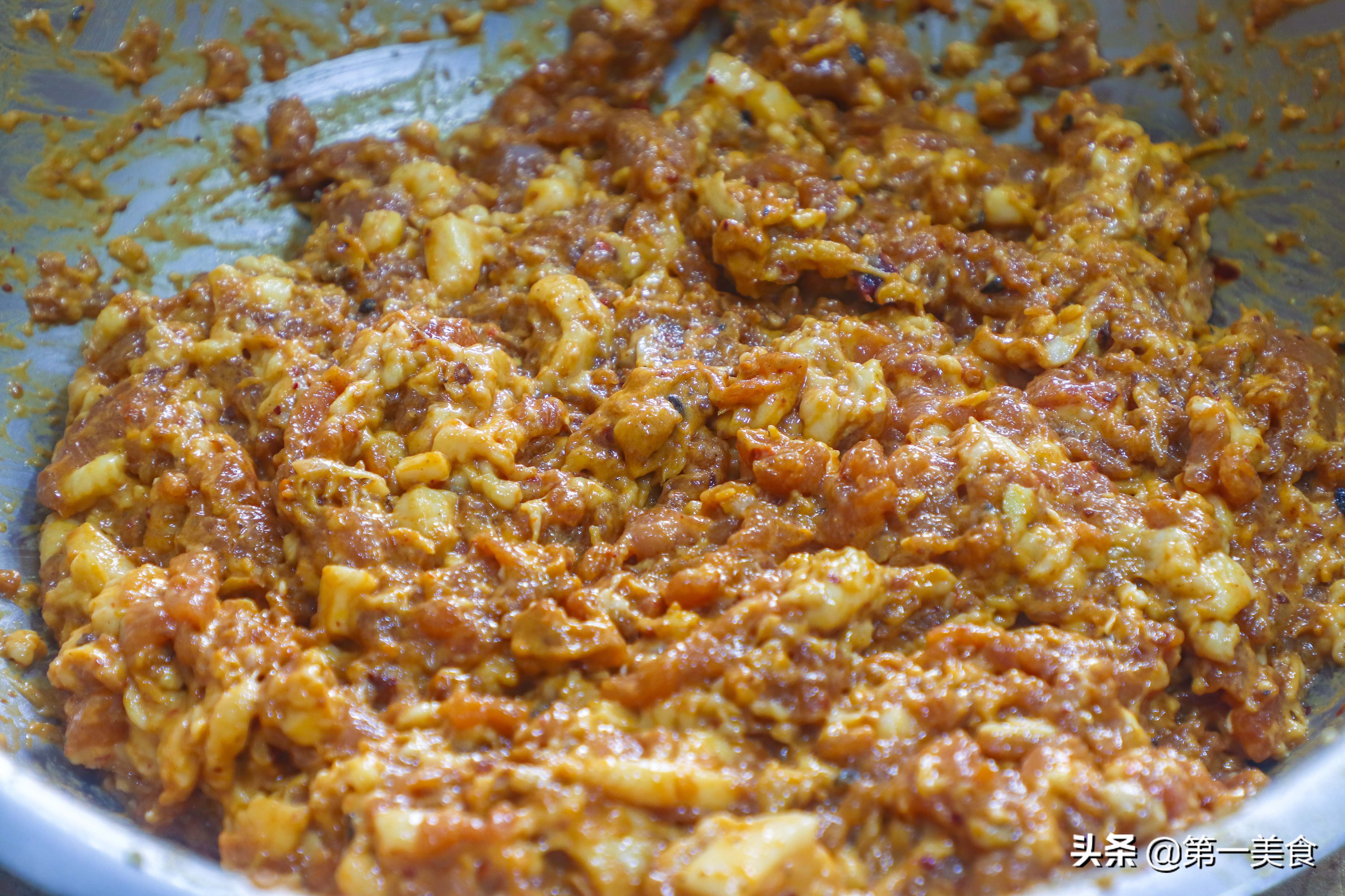 制作香肠的配料秘方不辣,香肠的制作方法和配方曝光视频