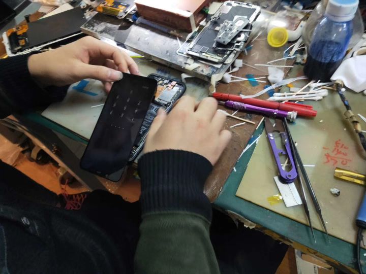 小米8屏幕指纹版无触摸维修,小米8触摸失灵怎么解决