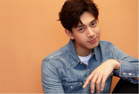 学生姓“程”,名字读出来引人捧腹大笑,学生委屈:都怪我妈追星